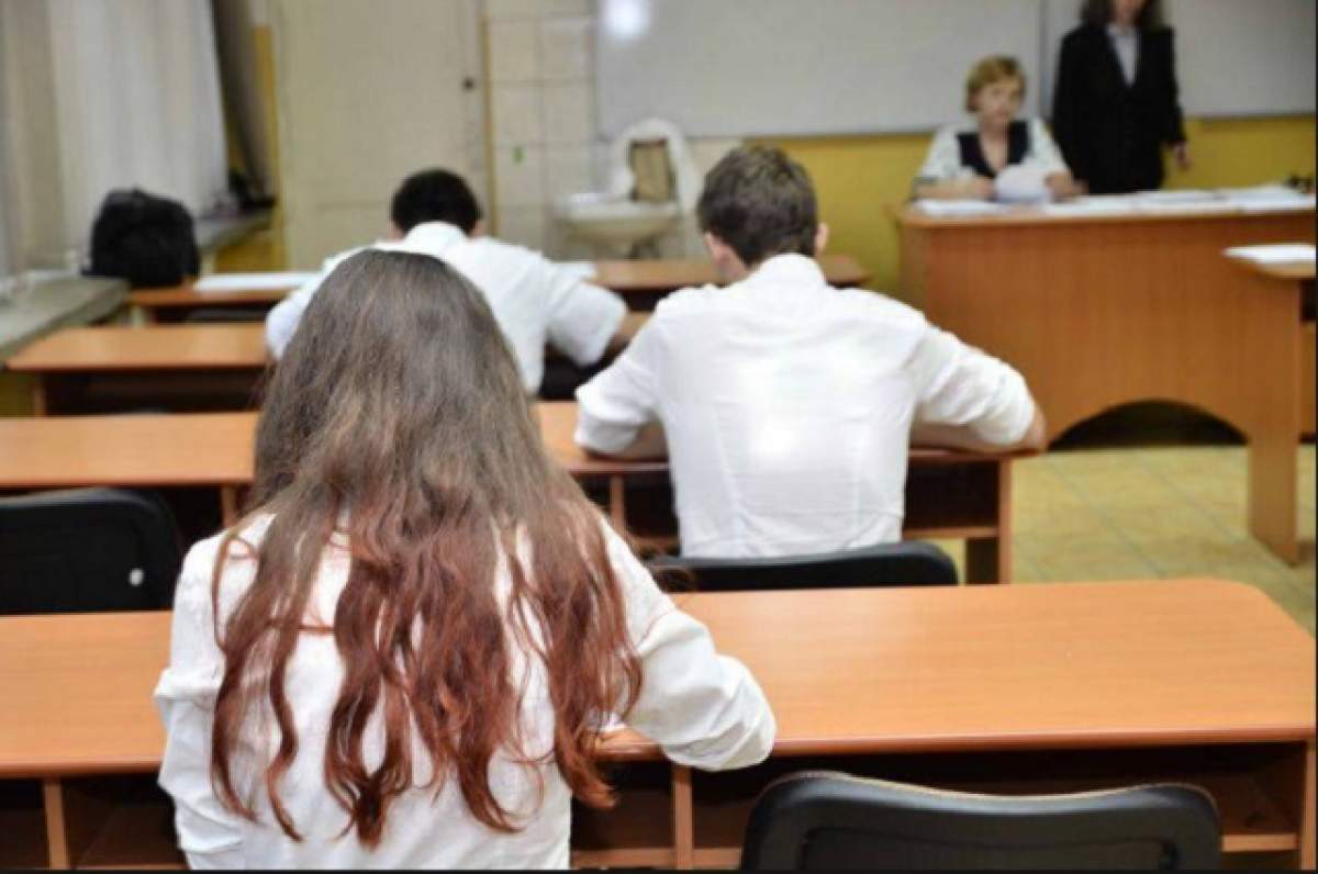Tentativă de fraudă, astăzi, la Evaluarea Naţională, în proba de matematică! Un elev din Bucureşti a fost "prins cu ocaua mică"