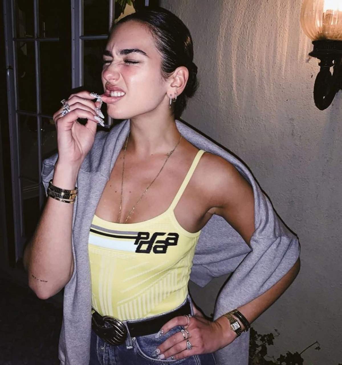 Dua Lipa şochează pe Instagram! Gest "obraznic" al artistei din Marea Britanie