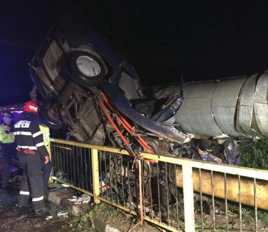 Accident grav în Vâlcea! Trei adolescenţi au furat o maşină şi au gonit pe stradă. Unul dintre ei a murit