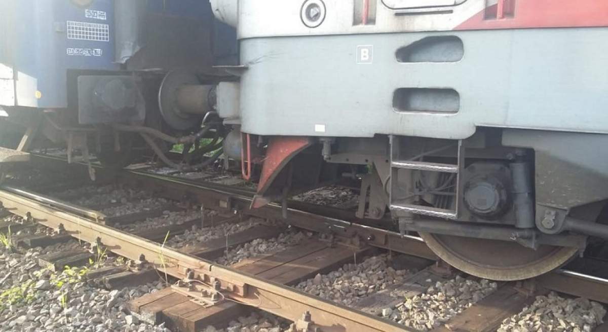 Trafic feroviar blocat! O locomotivă a deraiat într-un sat din Suceava