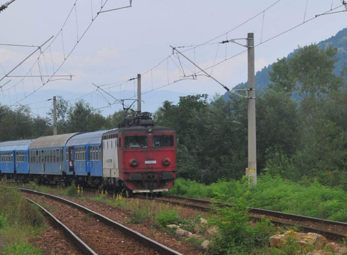 O fetiţă de 7 ani a murit, lovită de locomotivă în Hunedoara! Mama ei a privit întreaga scenă