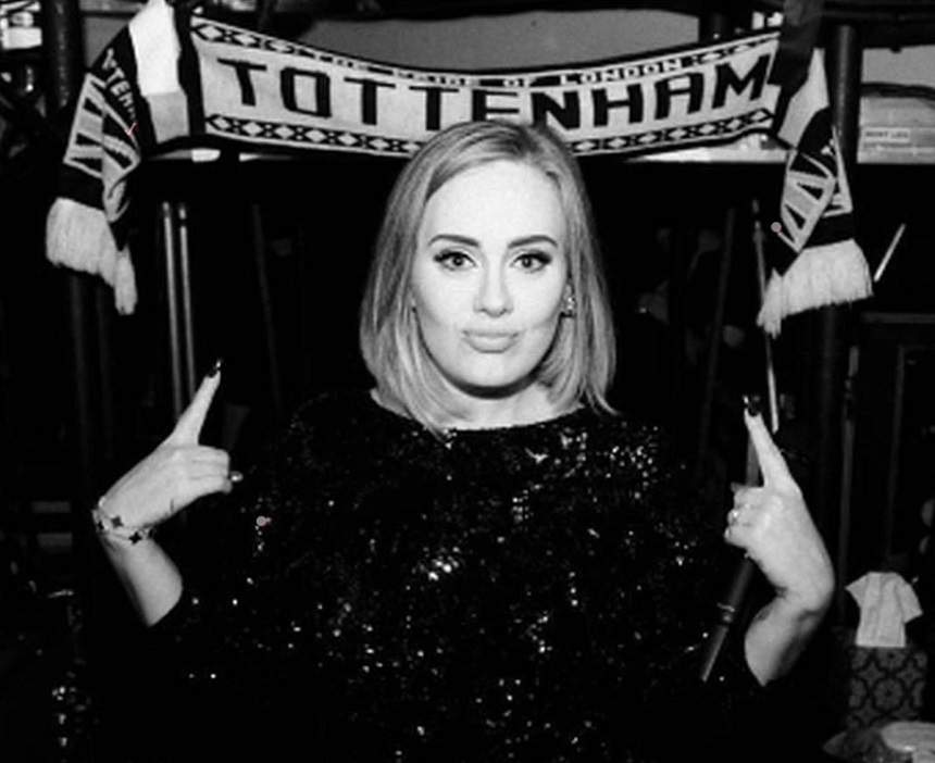 Silueta frumoasă cu divorţ se ţine! Adele a dat 10 kilograme jos