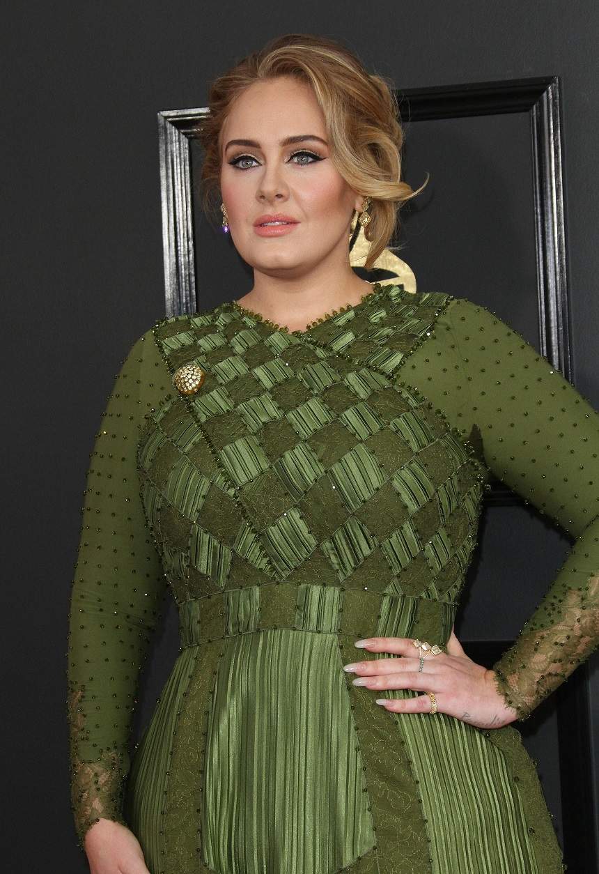 Silueta frumoasă cu divorţ se ţine! Adele a dat 10 kilograme jos