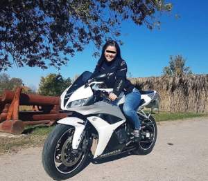 Motociclistă din Satu Mare, în stare gravă în urma unui accident rutier! Prietenii ei cer ajutor
