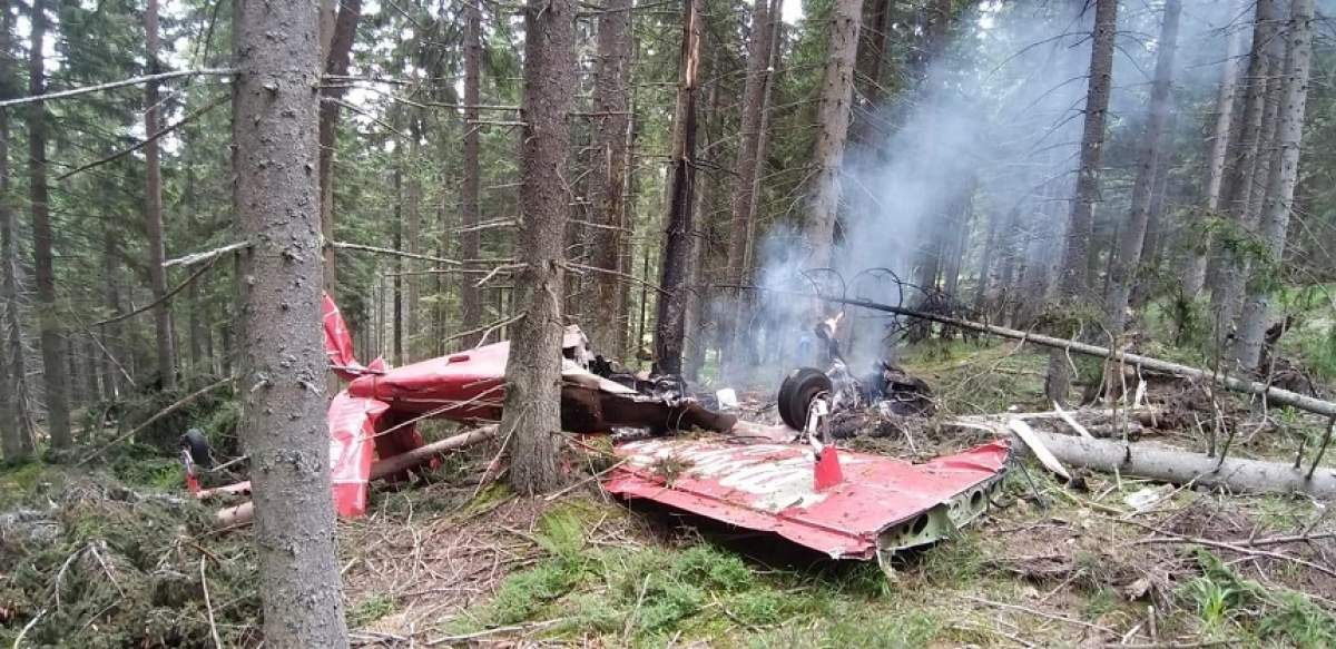 Primele imagini de la locul tragediei din Harghita! Avionul s-a făcut bucăţi