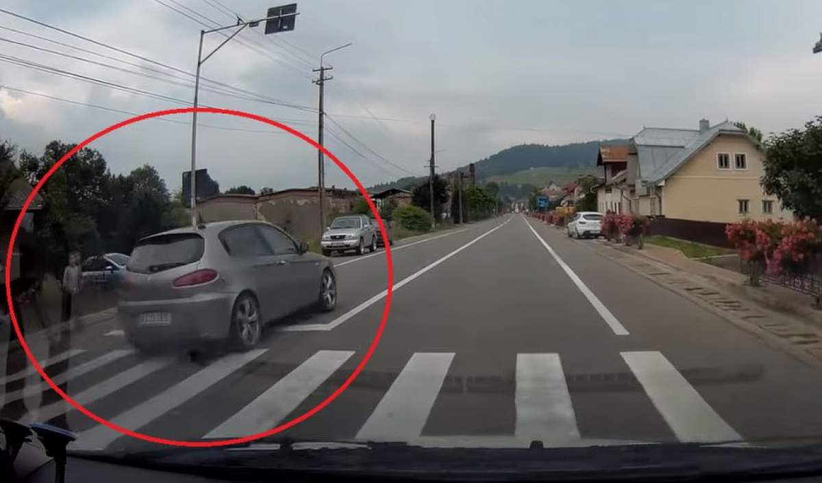 Un şofer teribilist din Suceava a fost la un pas de a ucide doi copii, după ce a depăşit în mod inconştient pe trecerea de pietoni / VIDEO
