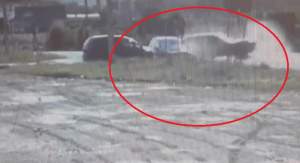 Accident cumplit în Neamț! Două autoturisme s-au ciocnit violent în intersecție