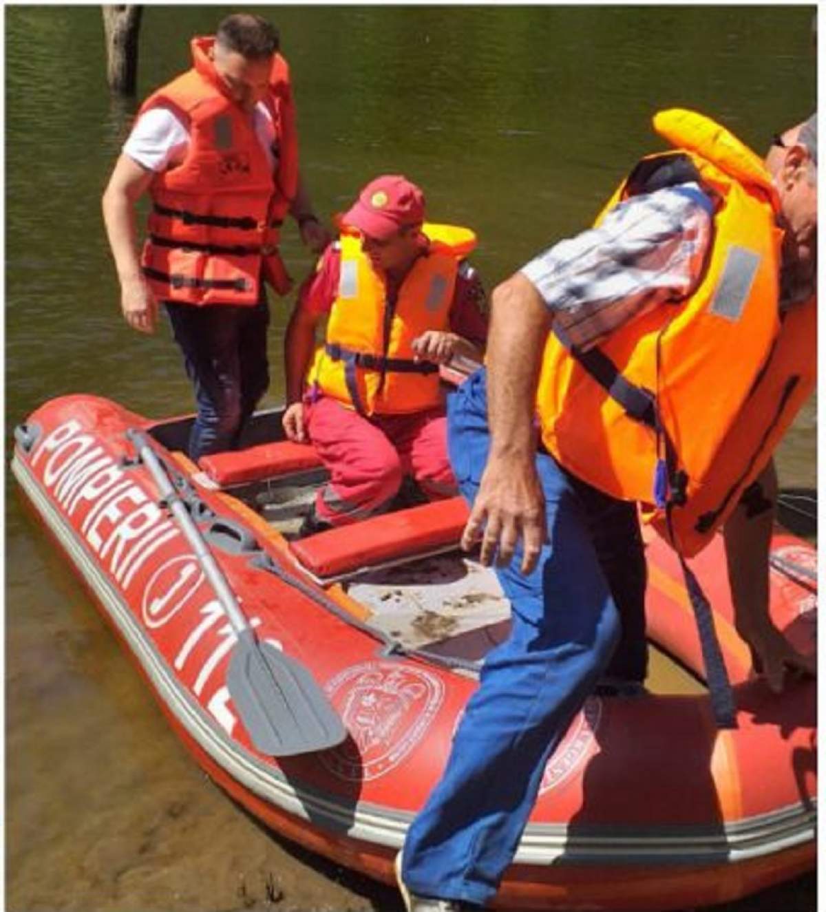 Intervenţie de urgenţă, pe râul Arieş! Opt persoane, aproape de înec