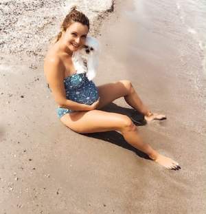 Diana Dumitrescu, sexy și îndrăzneață în costum de baie, în ultimul trimestru de sarcină. Cum s-a pozat blondina