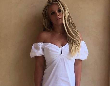 Britney Spears, din nou, într-o ipostază jenantă. S-a făcut de râs în fața fanilor. FOTO