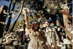 Nuntă de poveste pentru o artistă cunoscută de la noi! S-a măritat cu un DJ celebru din Statele Unite ale Americii. FOTO