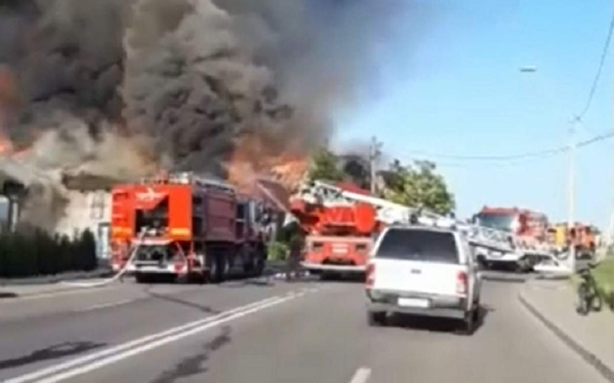 Incendiu uriaș în Pitești! Mai multe echipaje de pompieri intervin / VIDEO
