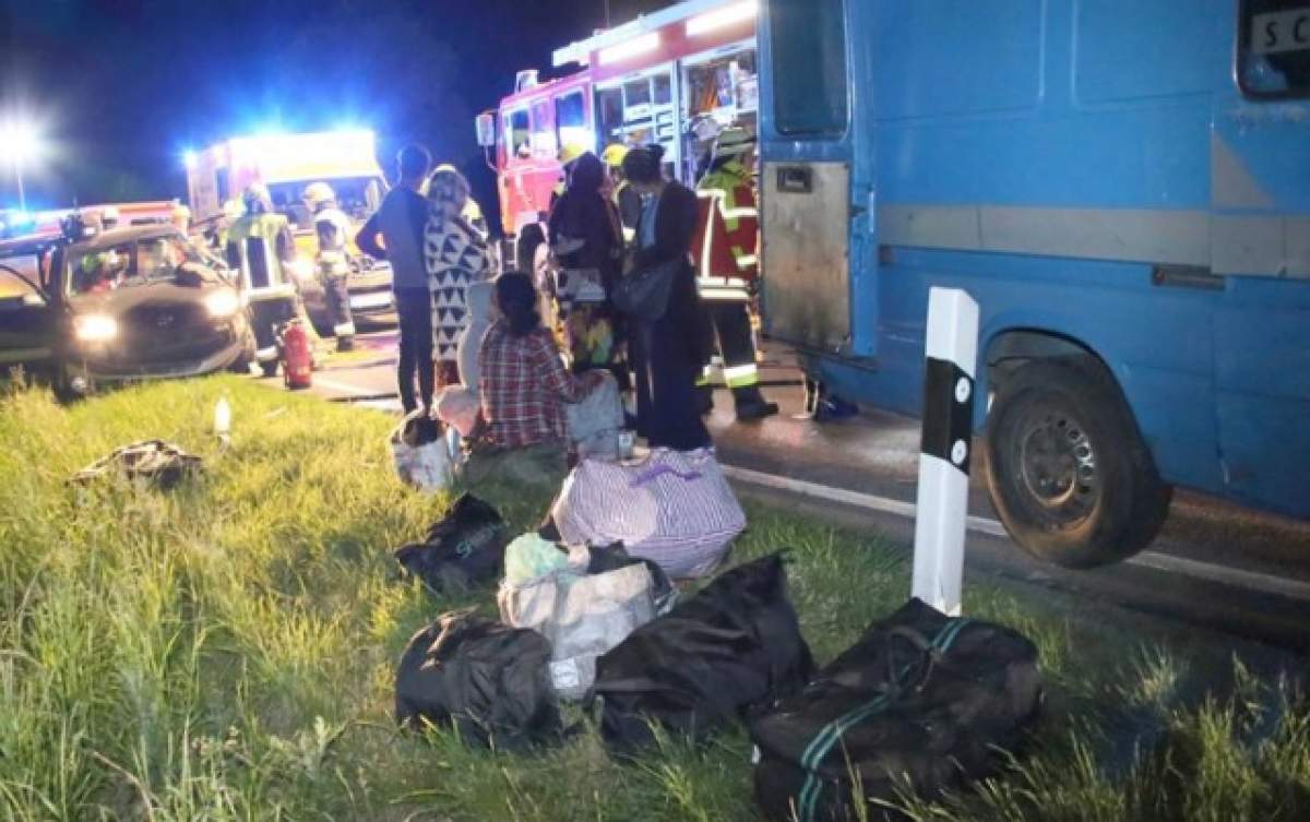 Microbuz cu 18 români, implicat într-un accident în Germania. Se întorceau în țară la familii