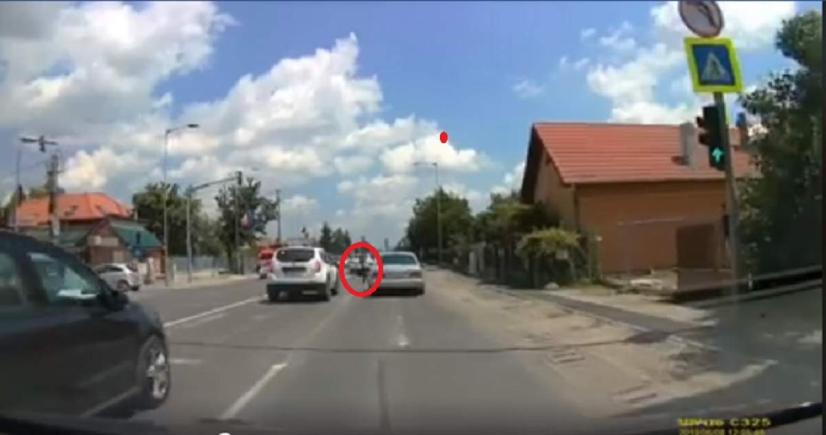 Un șofer a filmat accidentul din Florești, unde o fată a ajuns la spital! "Înainte să traversați strada aiurea să vă ganditi la filmulețul ăsta"