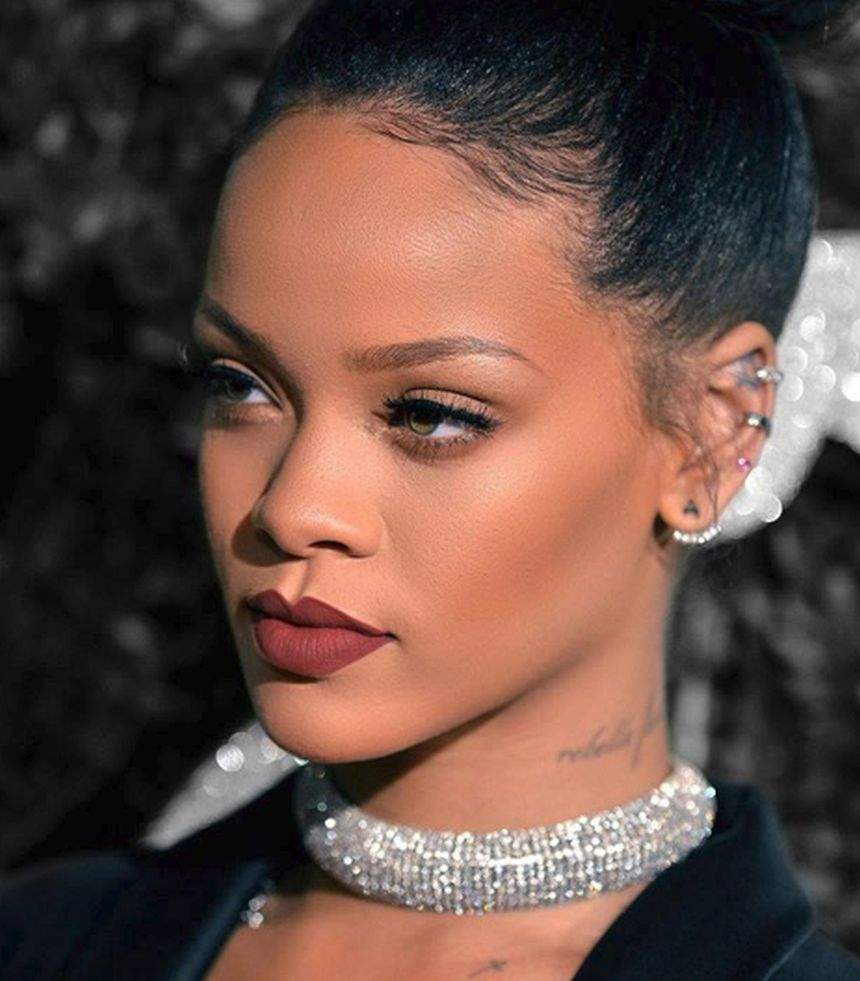 Mai ceva ca o prinţesă. Rihanna locuieşte într-o vilă excentrică, la care mulţi nici nu visează / VIDEO