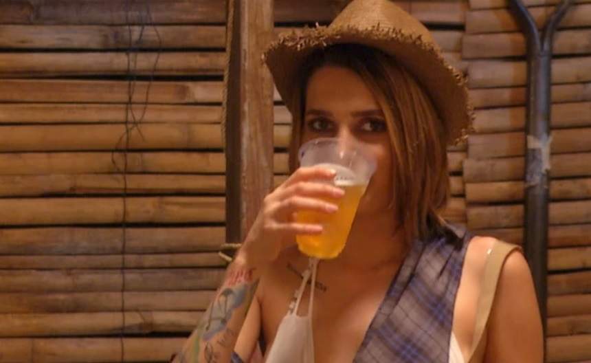 Diana de la „Insula Iubirii” și-a încălcat promisiunea de a nu mai cosuma alcool: „Eu beau până nu mai pot” VIDEO