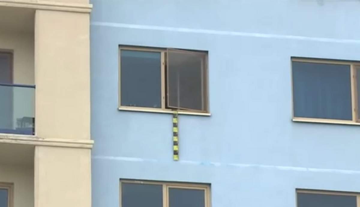 O fetiţă de 4 ani din Cluj a căzut de la etajul 3, după ce bunicii ar fi pus-o pe pervazul geamului! Unde au găsit-o medicii pe micuţă