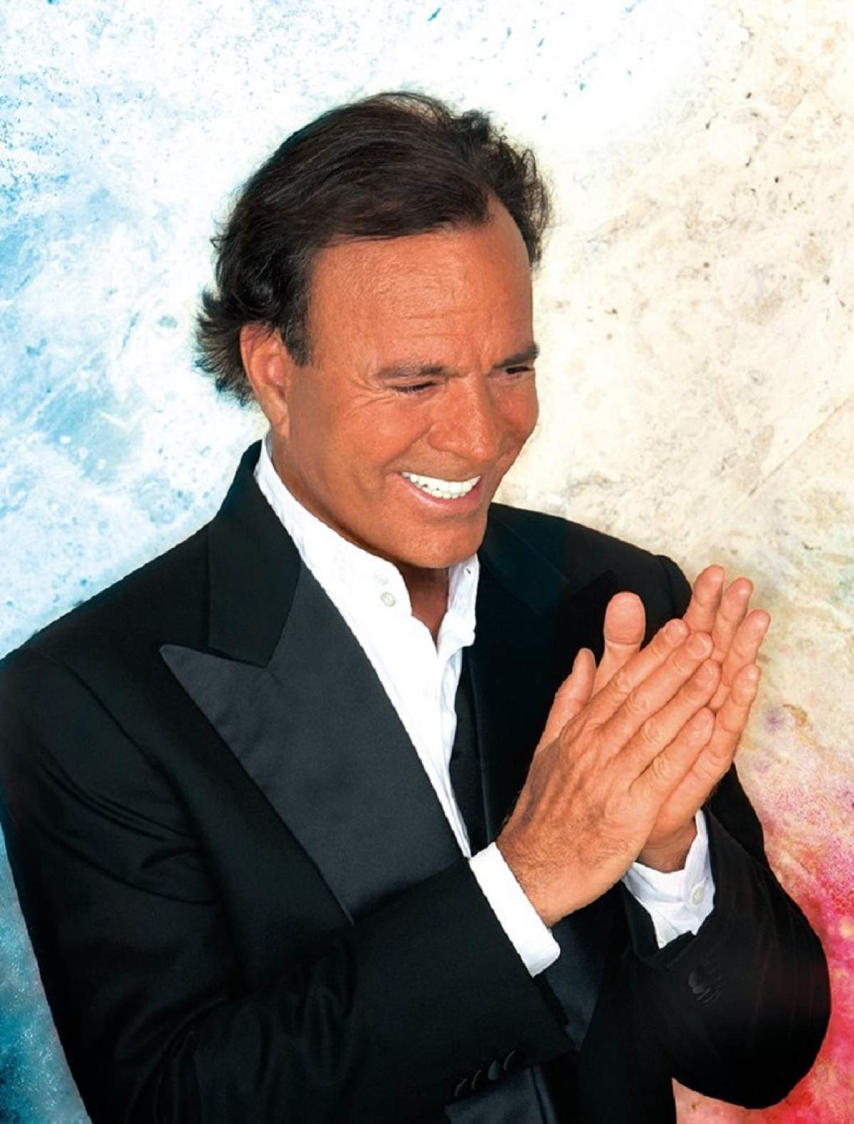 Celebrul Julio Iglesias n-a fost prea cuminte în tinereţe! Tribunalul a decis că artistul este "tatăl biologic" al unui bărbat de 43 de ani