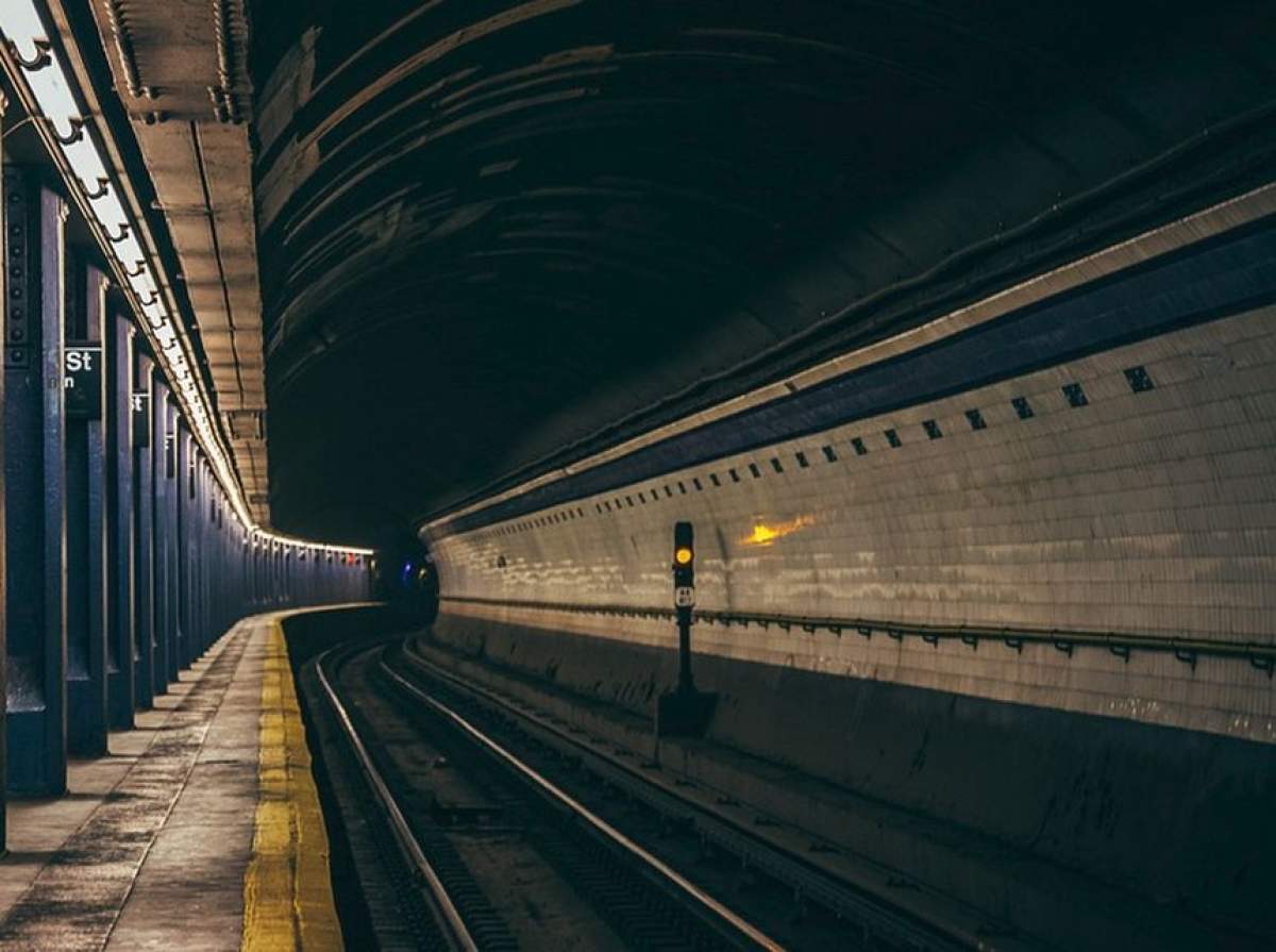 Incident şocant la metrou. O femeie a fost înjunghiată mortal / VIDEO