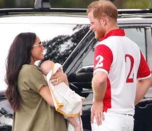 Meghan Markle a ieşit pentru prima dată în public cu băieţelul ei şi al Prinţului Harry. Cât de simpatic este micuţul Archie / VIDEO