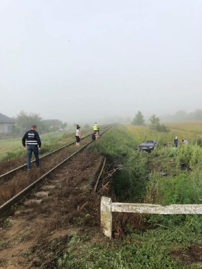 Maşină spulberată de tren, în Maramureş! Un tânăr şi-a pierdut viaţa