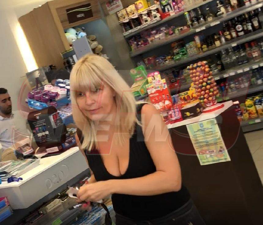 VIDEO PAPARAZZI / Imagini de senzație cu Elena Udrea, după revenirea în România! Fosta „blondă de la Cotroceni” este într-o formă de zile mari