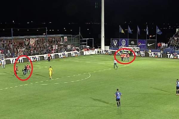 FC Viitorul Constanţa o distruge pe Dinamo Bucureşti, în prima etapă din Liga l! Fanii "câinilor" n-au mai suportat ruşinea şi au intrat pe gazon