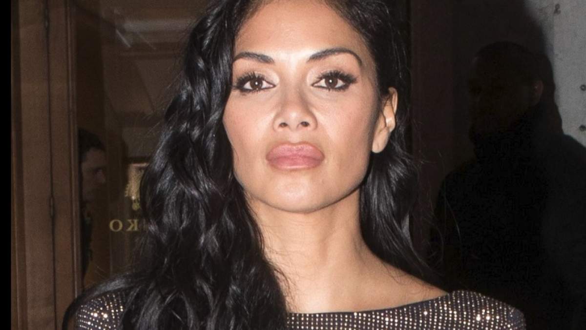 S-a spus că e desfigurată de operațiile estetice, iar acum a apărut așa la plajă! Nicole Scherzinger, apariție îndrăzneață, la 41 de ani. FOTO