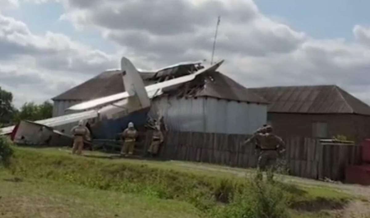 O familie s-a trezit cu un avion în casă, în timp ce luau prânzul. Ce s-a întâmplat cu oamenii