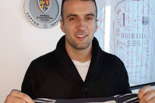 Fotbalul românesc a luat-o razna! Un fotbalist de la FC Hermannstadt a bătut bine un om din conducerea clubului: "Vom depune plângere penală"