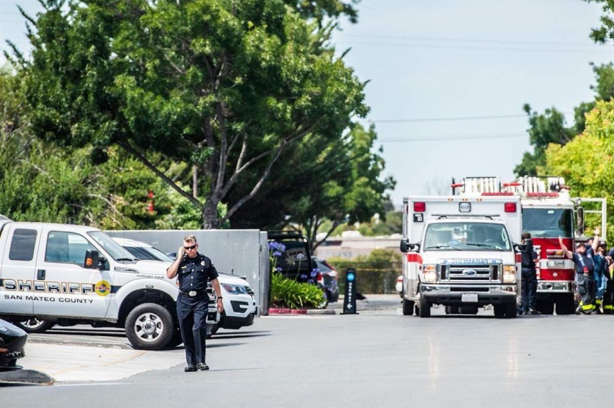 Clădirea Facebook din California, sub asediu. Oamenii au fost evacuați de urgență