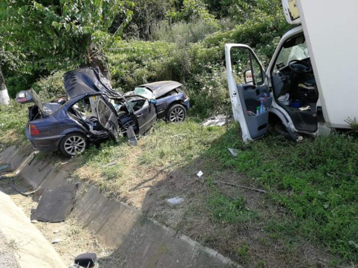 Accident cumplit în Olt! Un tânăr de 23 de ani a murit și alte patru victime au fost rănite