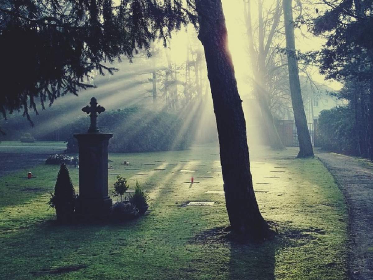 Botosănean jefuit în cimitir de o tânără cu care avea întâlnire, după ce a câștigat la păcănele