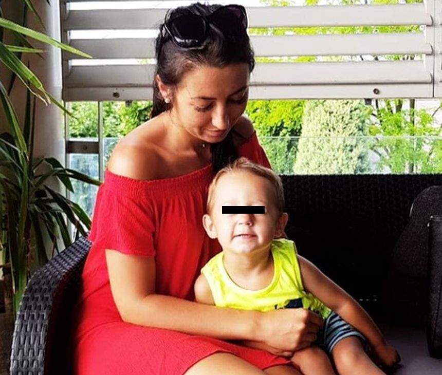 Medana de la ''Insula Iubirii'' a fost criticată de internauți, după ce a postat această fotografie cu fiul ei. ''Ai nevoie de multe explicații''