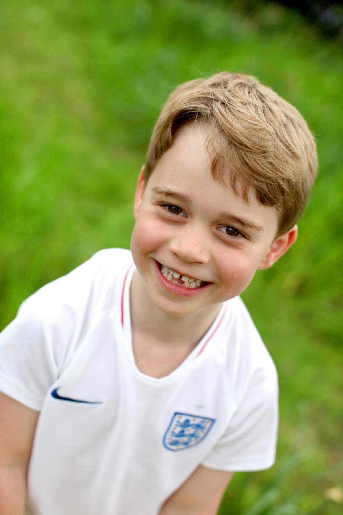 Prințul George a împlinit 6 ani. Ce mare s-a făcut fiul lui Kate Middleton și al Prințului William! FOTO