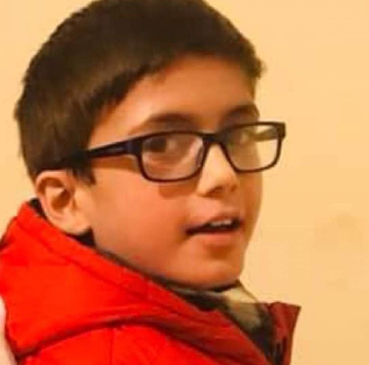 Un băieţel de 11 ani a murit după ce tatăl său i-a dat să mănânce o ciocolată