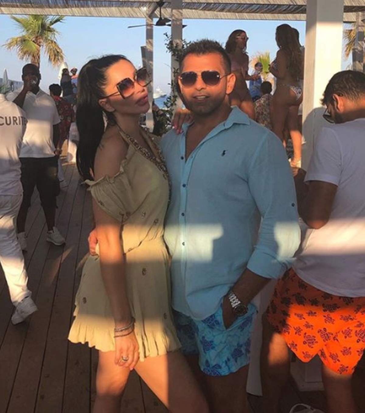 Să curgă dedicaţiile, să sară în sus miile de euro! Cum s-au distrat Brigitte și Florin Pastramă în luna de miere, din Saint Tropez / VIDEO