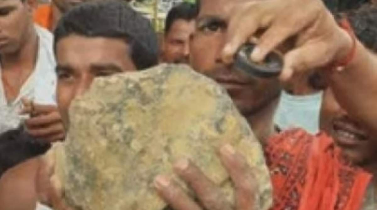 Clipe de coșmar într-un sat, după ce localnicii au văzut un meteorit căzând pe un câmp