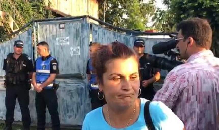 Mama Mihaelei, declaraţii sfâşietoare în faţa casei presupusului criminal: "N-am primit niciun răspuns". VIDEO