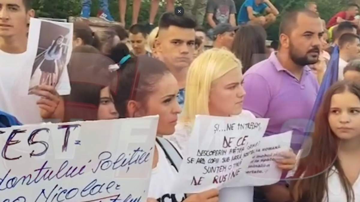 Protest de amploare, în Caracal! Oamenii cer demisia celor responsabili de moartea celor 2 tinere. VIDEO