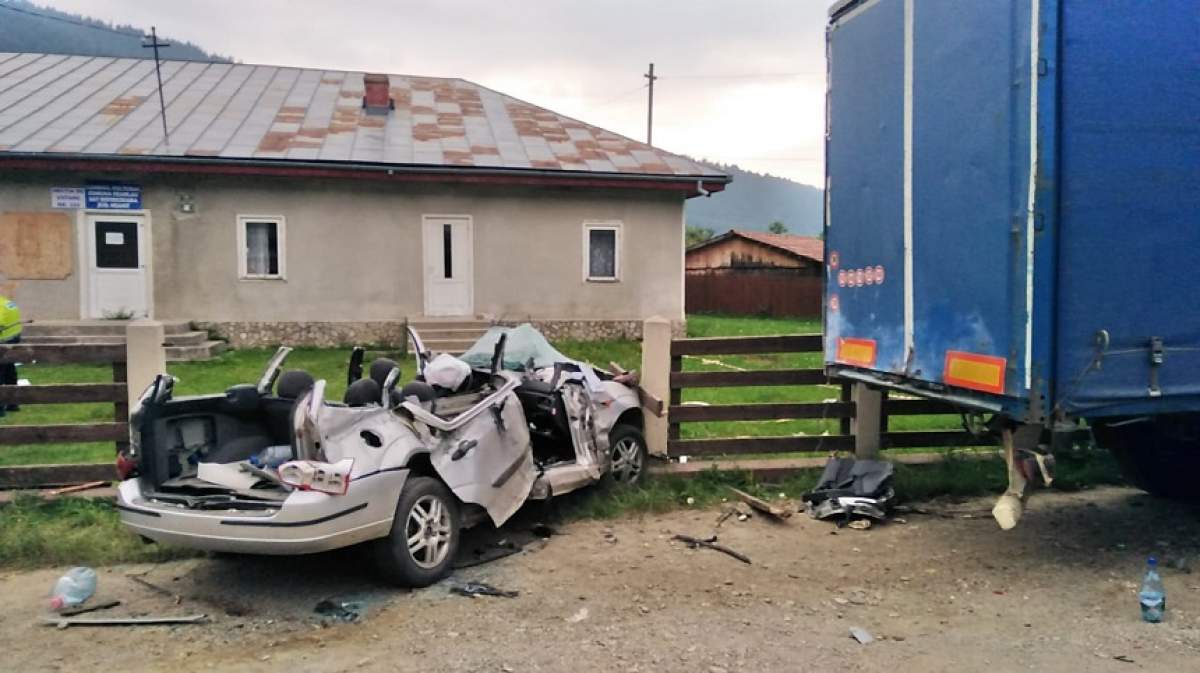 Accident cumplit în Neamţ, miercuri dimineaţă! Patru tineri au murit. VIDEO