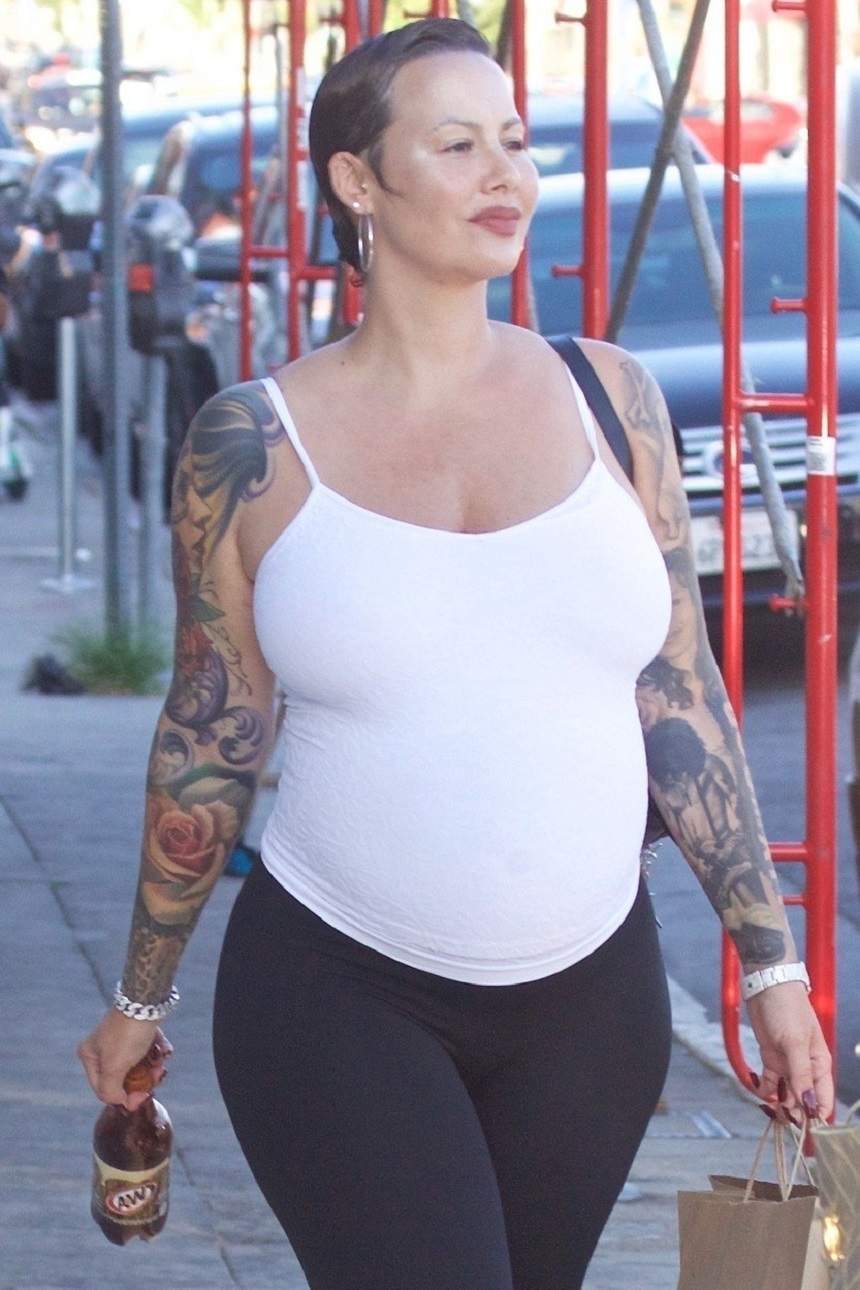 Adio, bombă sexy! Amber Rose, schimbată radical din cauza sarcinii. FOTO 