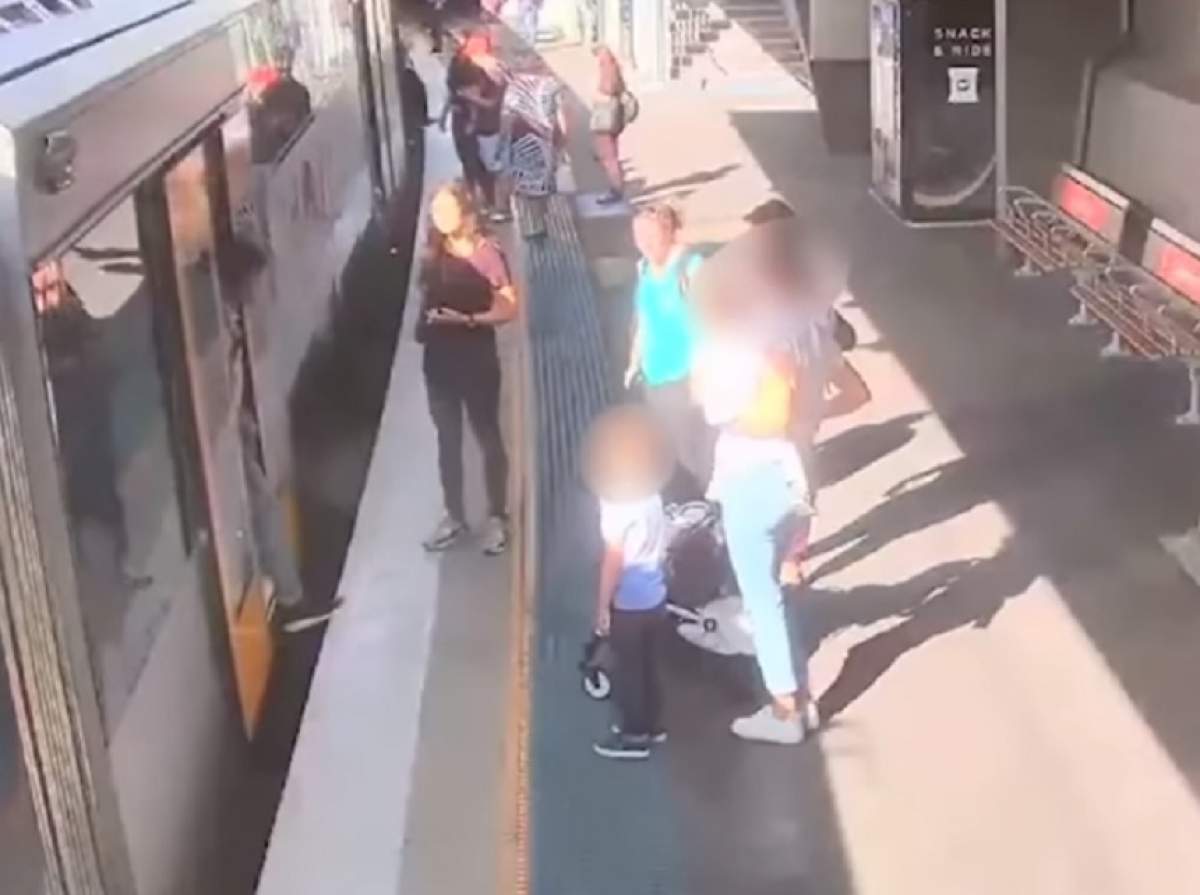 Un copil a căzut între peron şi tren, la metrou, sub privirile îngrozite ale mamei. VIDEO
