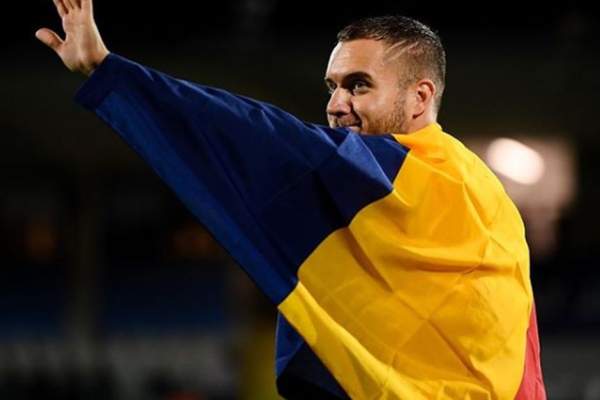 După Ionuţ Radu, un alt internaţional s-a pozat alături de bunicul lui. Cea mai emoţionantă imagine cu George Puşcaş