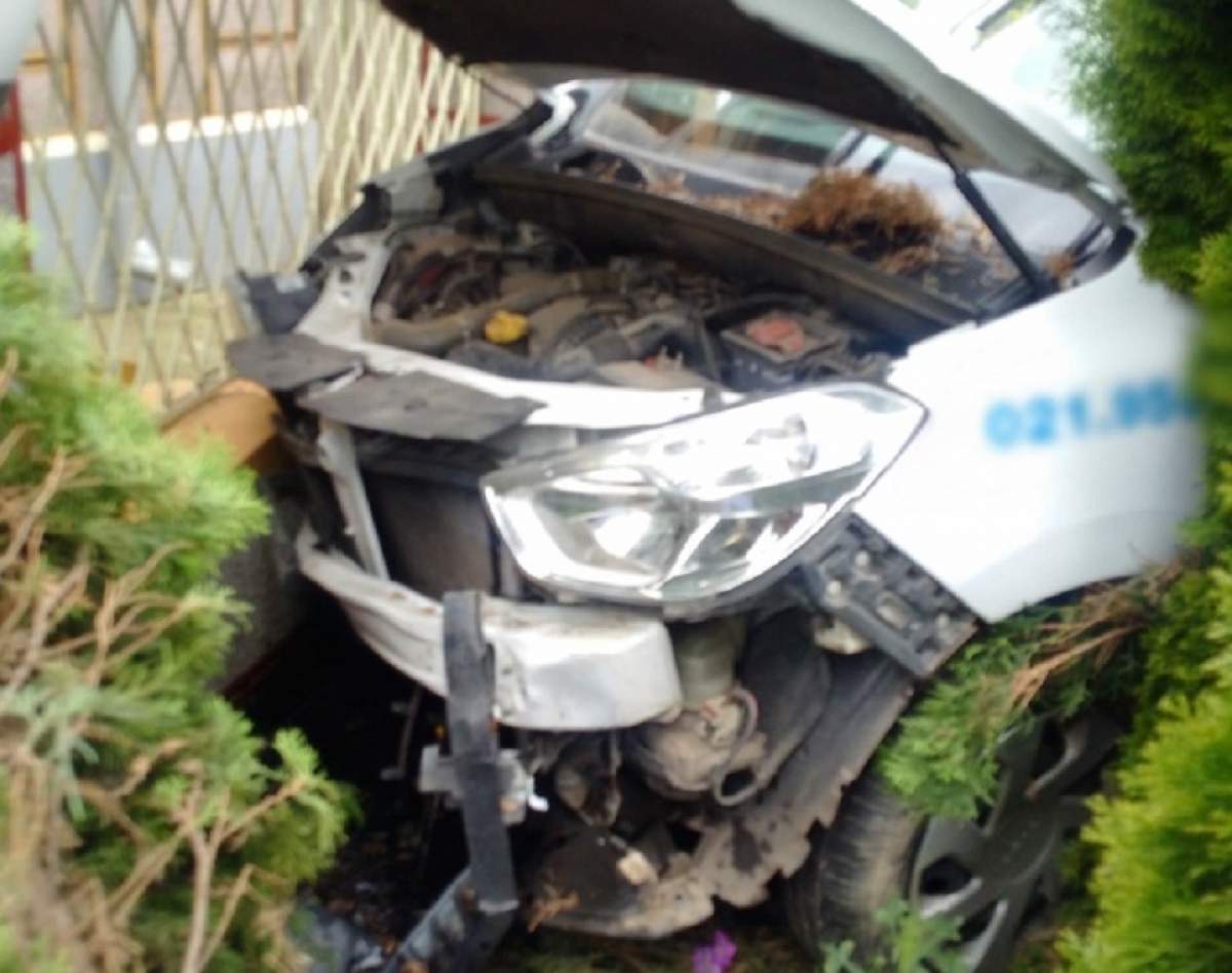 Accident în Dâmboviţa! Şoferul ambulanţei în care se aflau trei pacienţi a pierdut controlul volanului