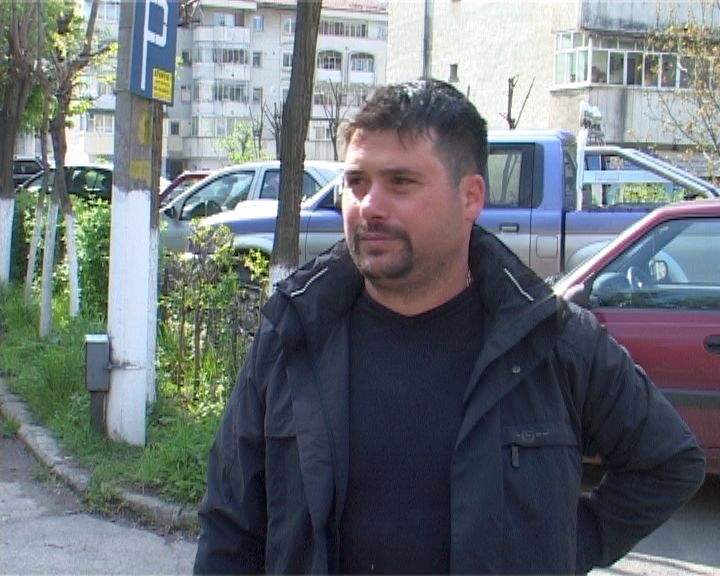 A scăpat după ce a fost ciuruit cu mitraliera, iar acum este umilit de mafioţi / Detalii exclusive