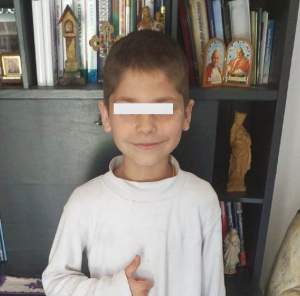 El este copilul de 9 ani omorât de mamă, în Cluj. Luca a fost botezat în urmă cu o lună