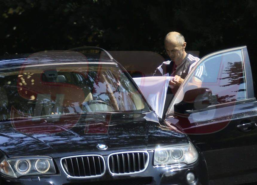 VIDEO PAPARAZZI / Imagini rare cu antrenorul care trebuie să câştige campionatul cu FCSB! Iată ce face Bogdan Andone în timpul liber