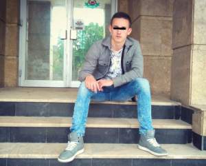 El este tânărul din Arad care s-a sinucis live pe Facebook, punând capul pe şinele de tren! Ar fi suferit din dragoste