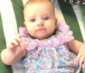 Cât de frumoasă este fiica cea mică a Gabrielei Cristea! Micuța Iris este copia fidelă a Victoriei. FOTO